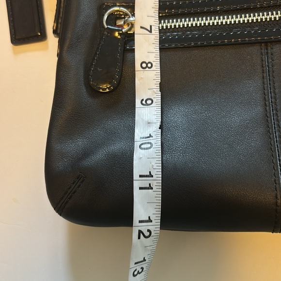 COACH BAG VINTAGE TOTE BAG WITH CROSSBODY STRAP PATENT LEATHER ON TOP BY HANDLE - Picture 9 of 9